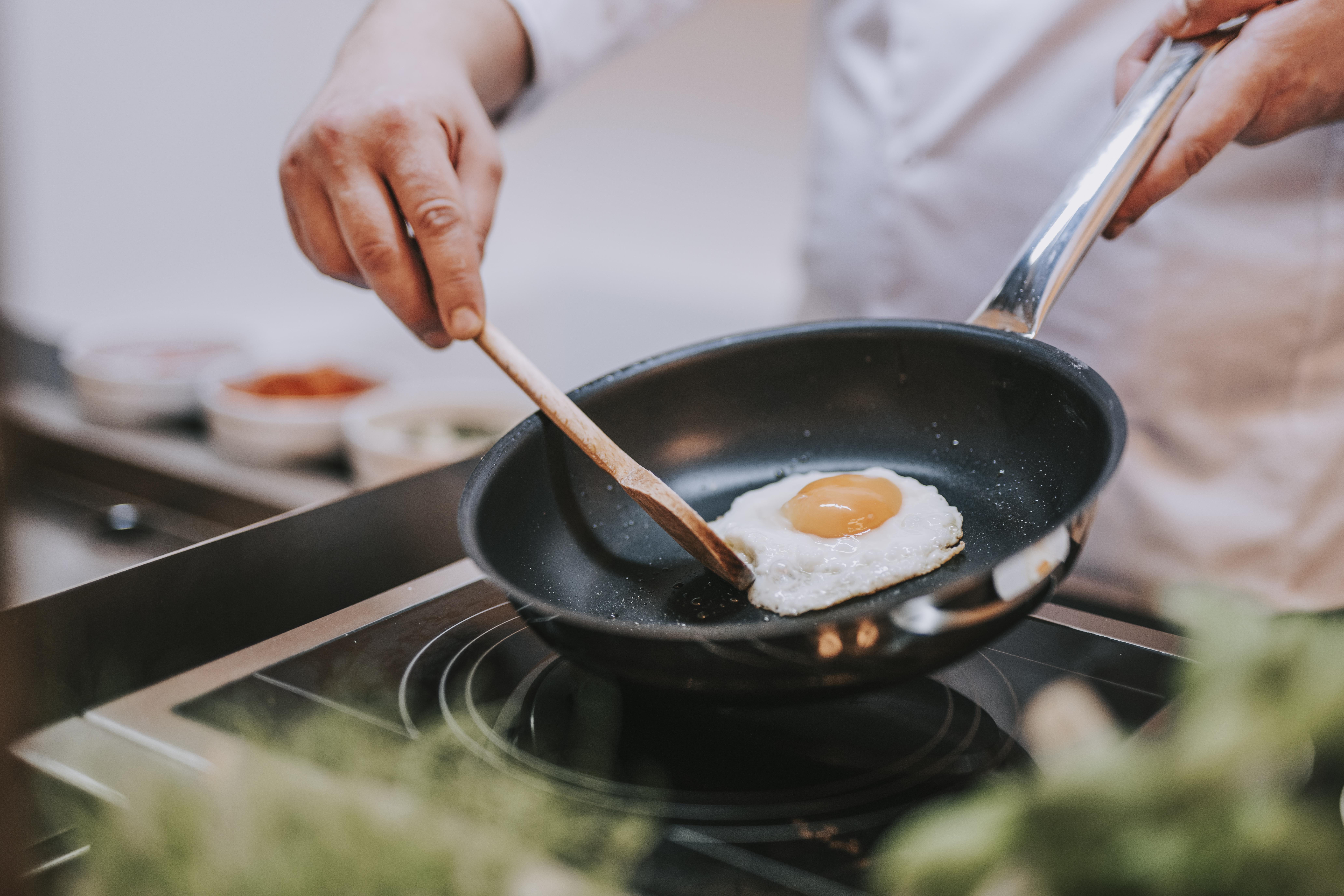Hotel Miramare Crikvenica Ngoại thất bức ảnh A fried egg being cooked in a frying pan