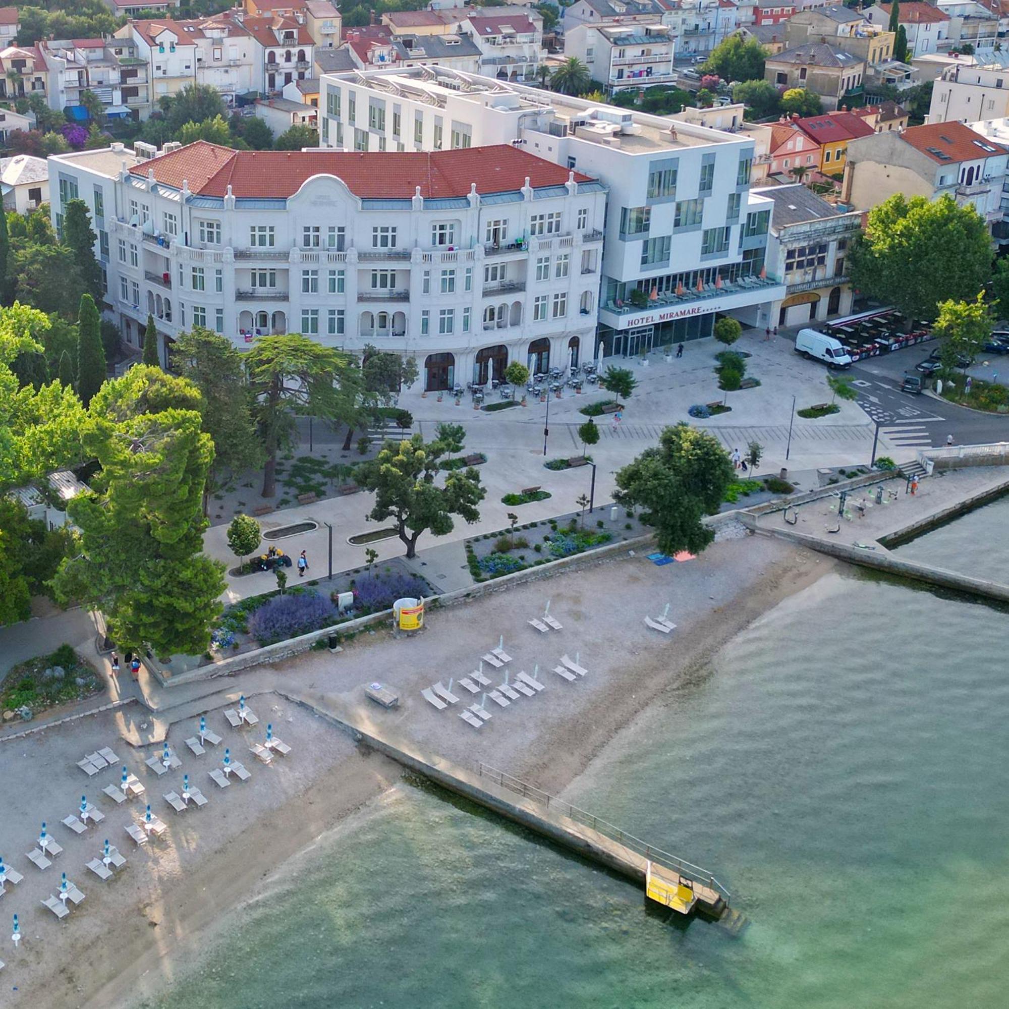 Hotel Miramare Crikvenica Ngoại thất bức ảnh Aerial view of the hotel